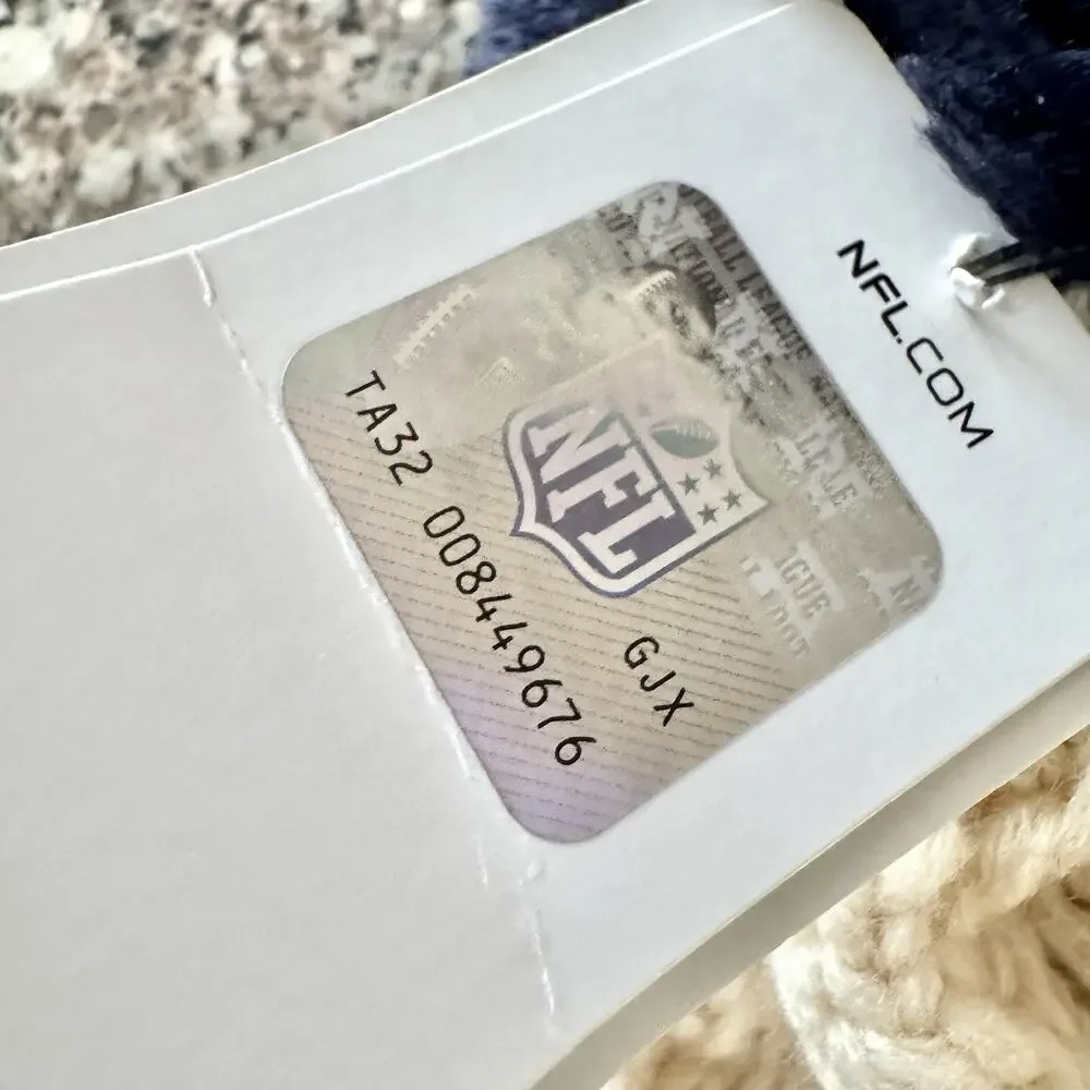New England Patriots Womens Cable Knit Pom Beanie Cream Navy NFL NWT Winter Hat